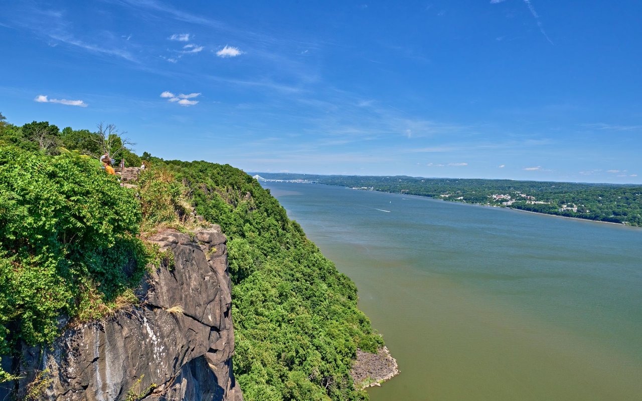 Alpine, NJ Real Estate Guide